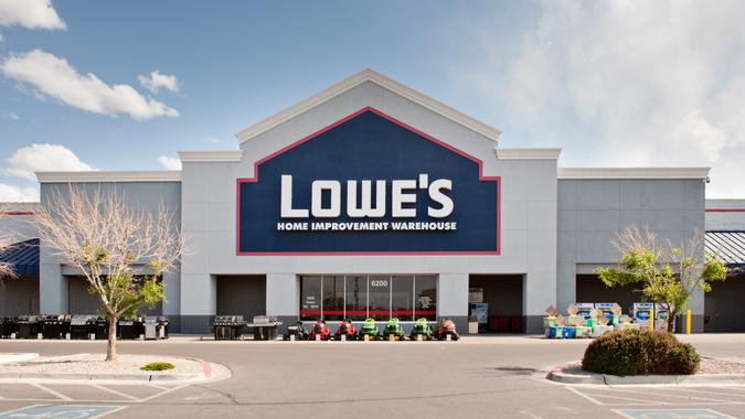 Lowe’s Return Policy: What You Need To Know for the Holidays