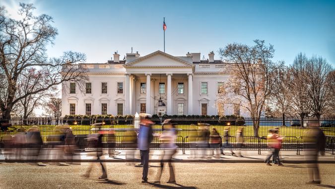 Visitors at 1600 PA Avenue, the most famous residence in the United States. Visitors at 1600 PA Avenue, the most famous residence in the United States.