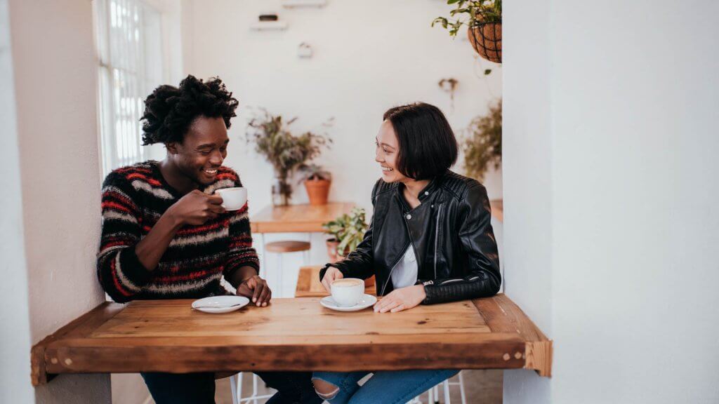 autumn-couple-couple-cafe-coffee-smiling-fall-asian-sweater-happy-date-drinking-afro-coffee-shop_t20_YVAa7x