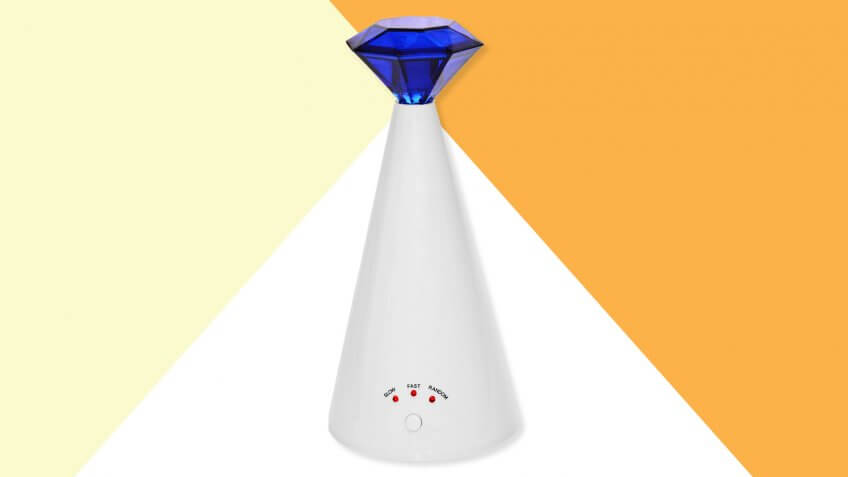 Kitty Chase Interactive Laser Cat Toy .