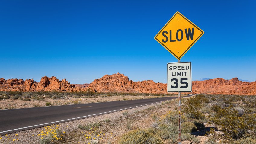 Traffic Sing Slow, Valley of Fire State Park, Nevada, USA.