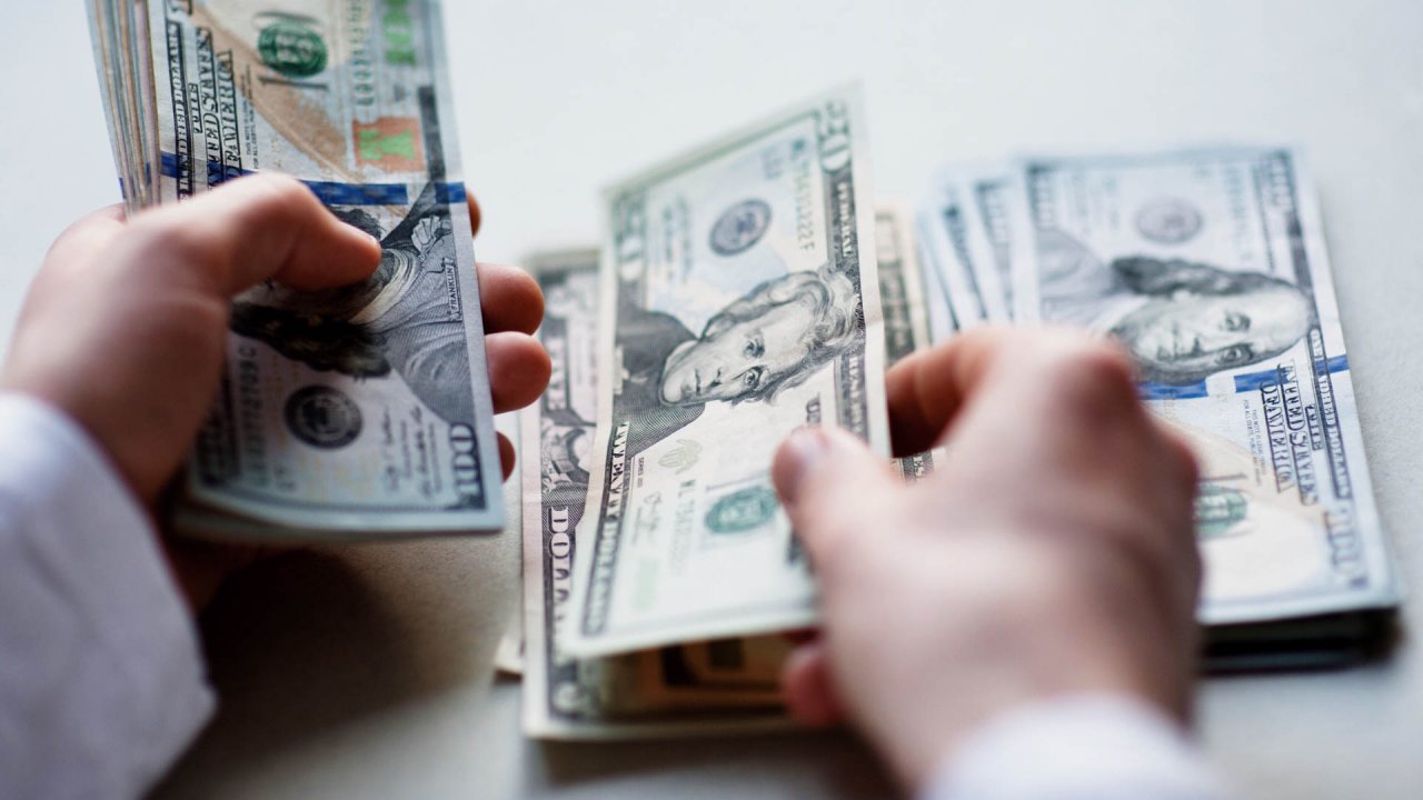 Entrepreneurs, This Financial Coach Says ‘You Have to Spend Money That Scares You’