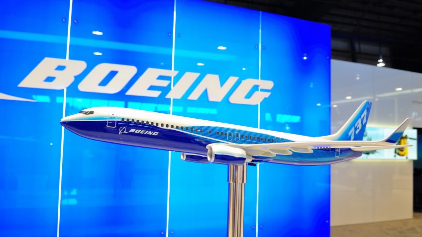 Boeing 737-800 model plane at convention