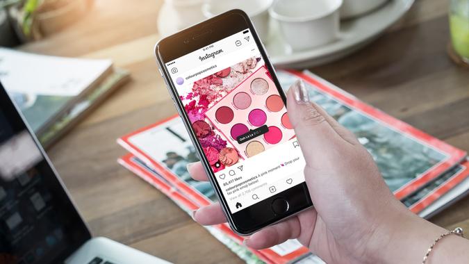 Instagram shopping service through app