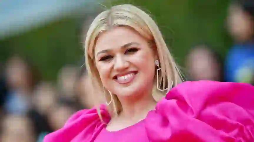 Costly Divorces of Country Music Stars Like Kelly Clarkson and More