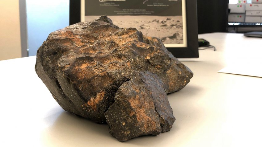Lunar meterorite discovered in Africa at auction
