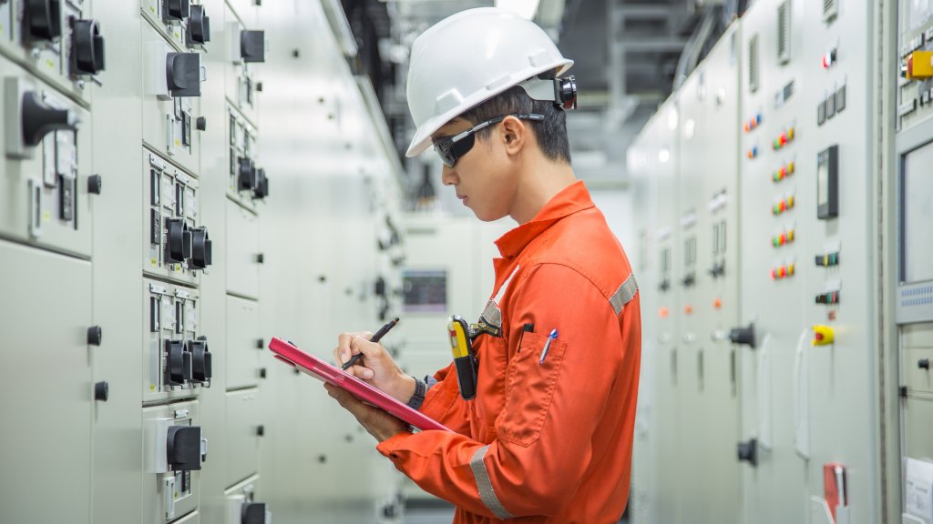 WorkingClass Jobs That Pay Six Figures GOBankingRates