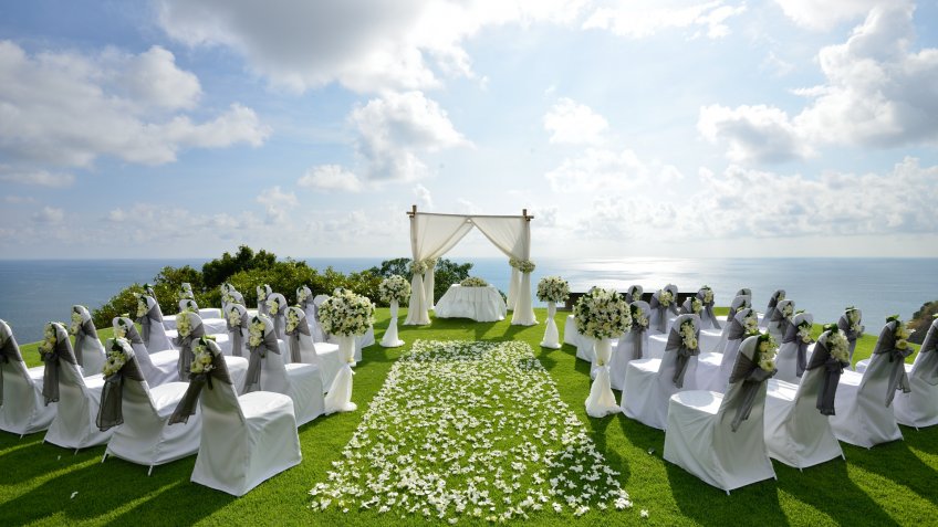 Wedding in the garden.