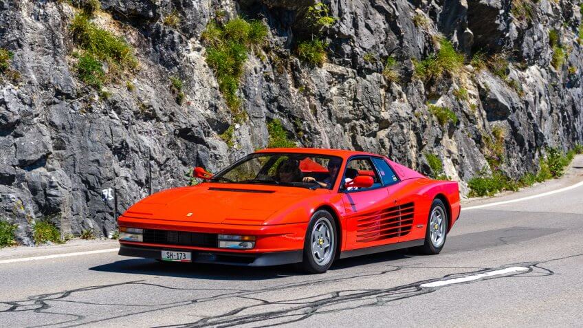 1984 Ferrari Testarossa luxury car