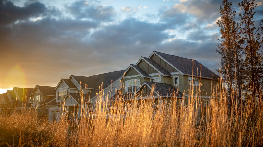 sunset in Bend Oregon neighborhood