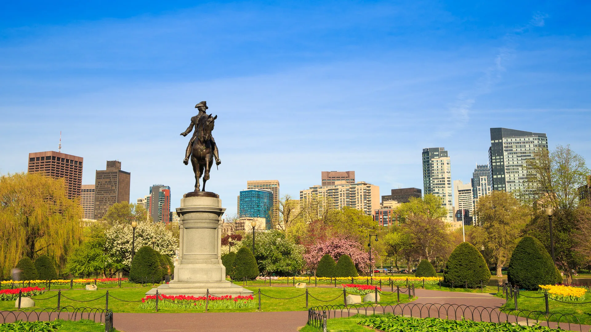 Boston Public Garden and statue of George Washington.