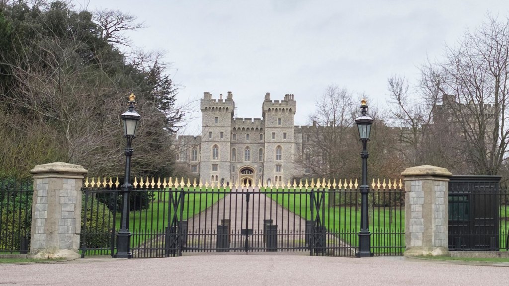 Photo by REX/Shutterstock Increased security at the entrance on The Long Walk to Frogmore Cottage where Prince Harry and Meghan Duchess of Sussex will be livingIncreased security around Frogmore Cottage, Windsor, UK - 10 Dec 2018.