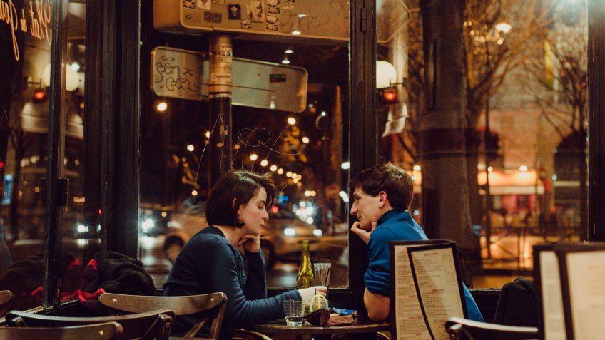 couple on a dinner date in the city
