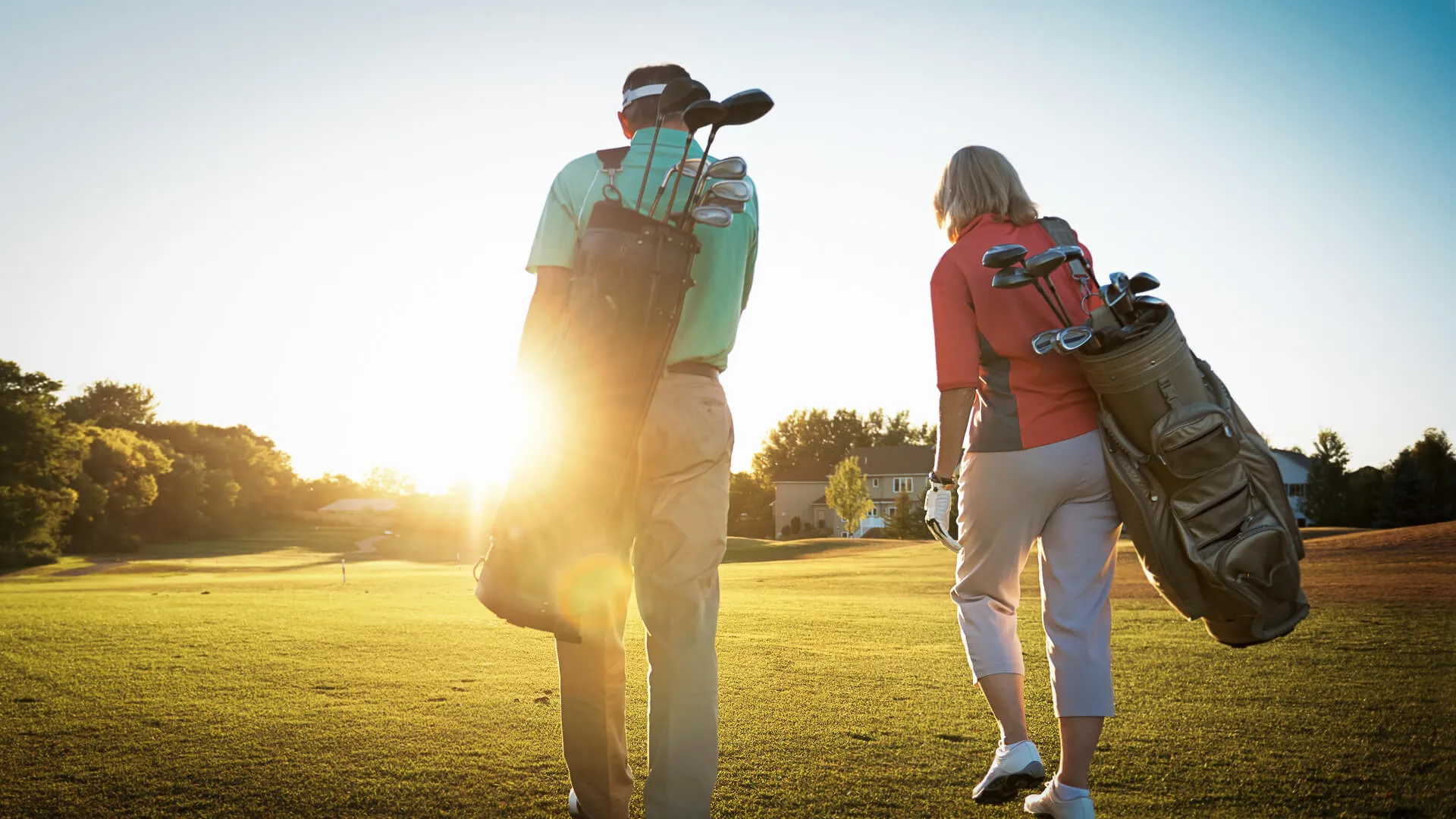 rich retirees golfing