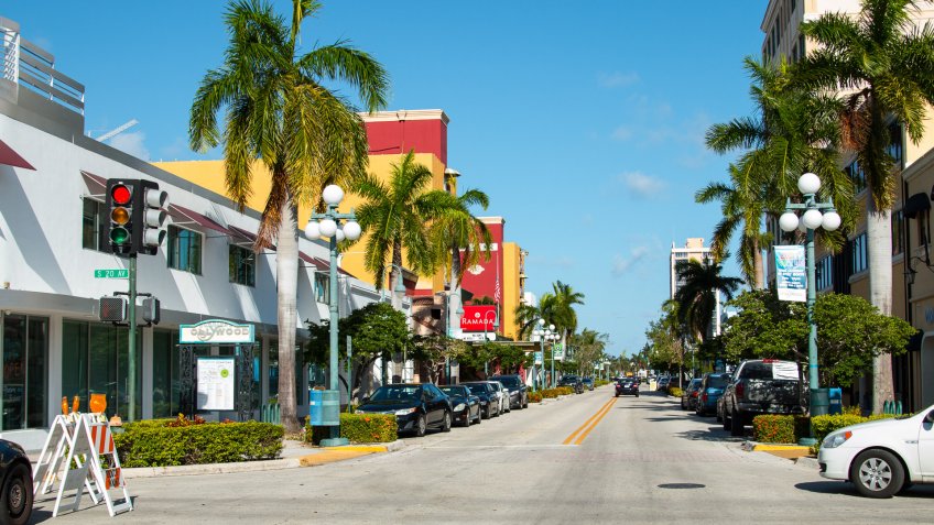 street in Hollywood Florida