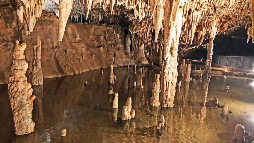 Meramec Caverns