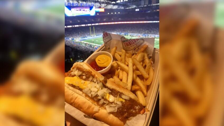 Cheapest Stadium Food in the NBA, NFL and MLB | GOBankingRates