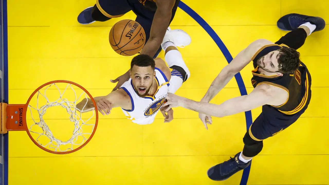 Steph Curry Golden State Warriors against Kevin Love Cleveland Cavaliers