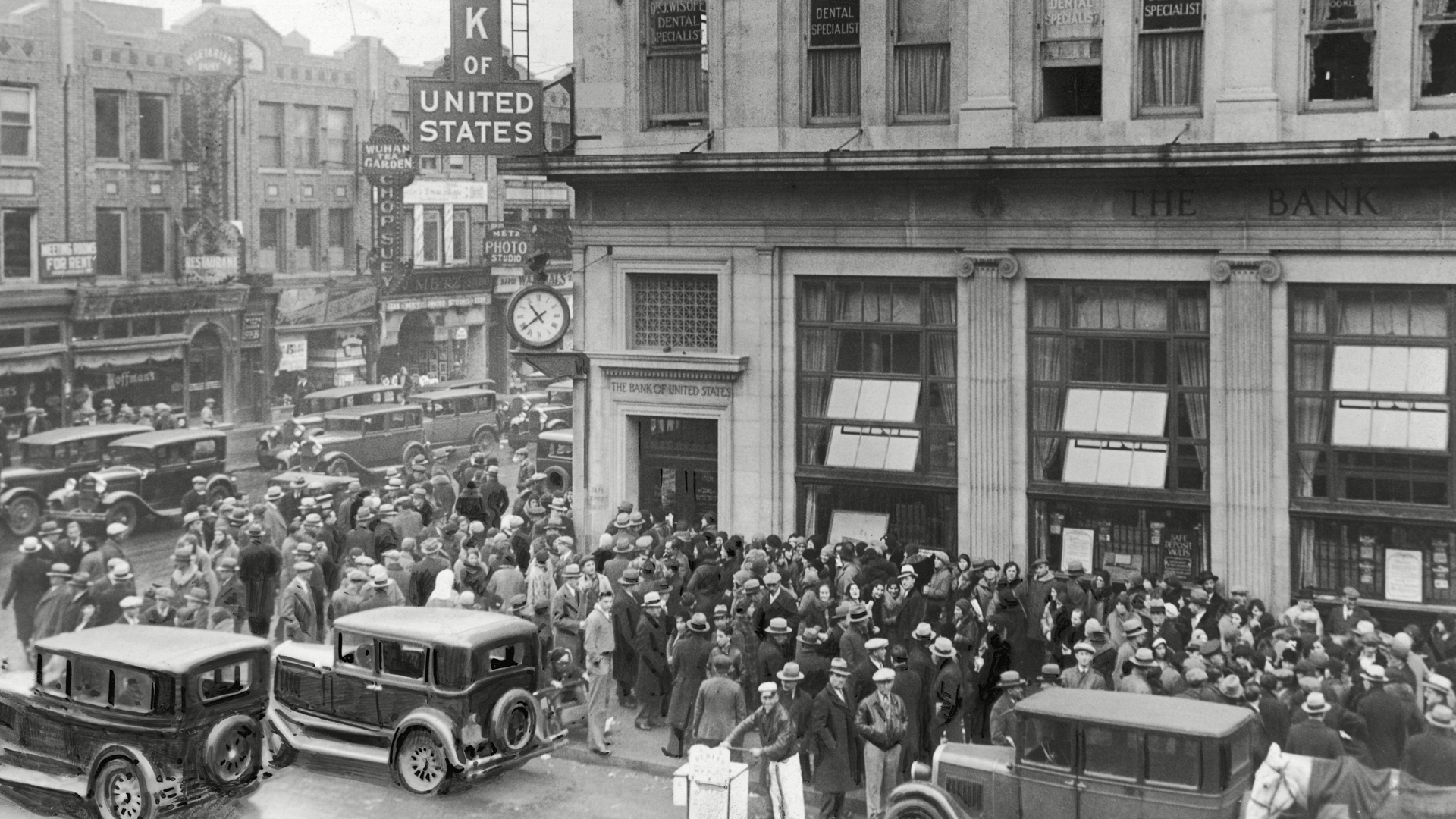 wall-street-crash-1929-ncrowds-gathered-outside-the-new-york-stock