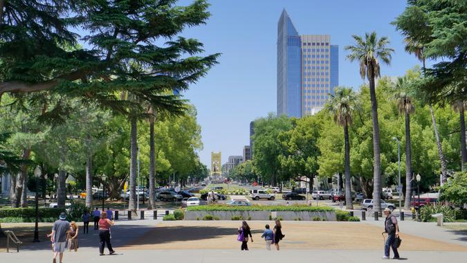 People in the busy downtown of Sacramento California.