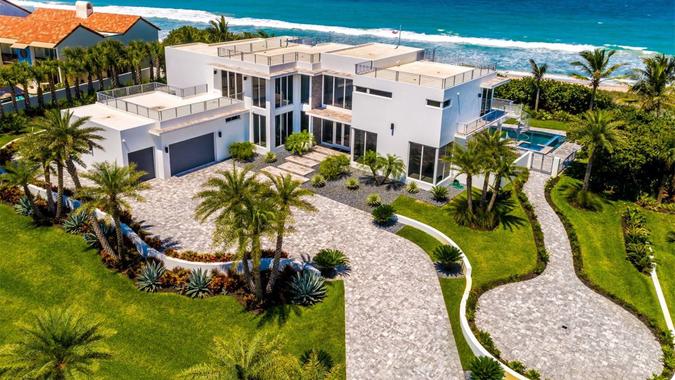 Modern Masterpiece in Melbourne Beach, Florida