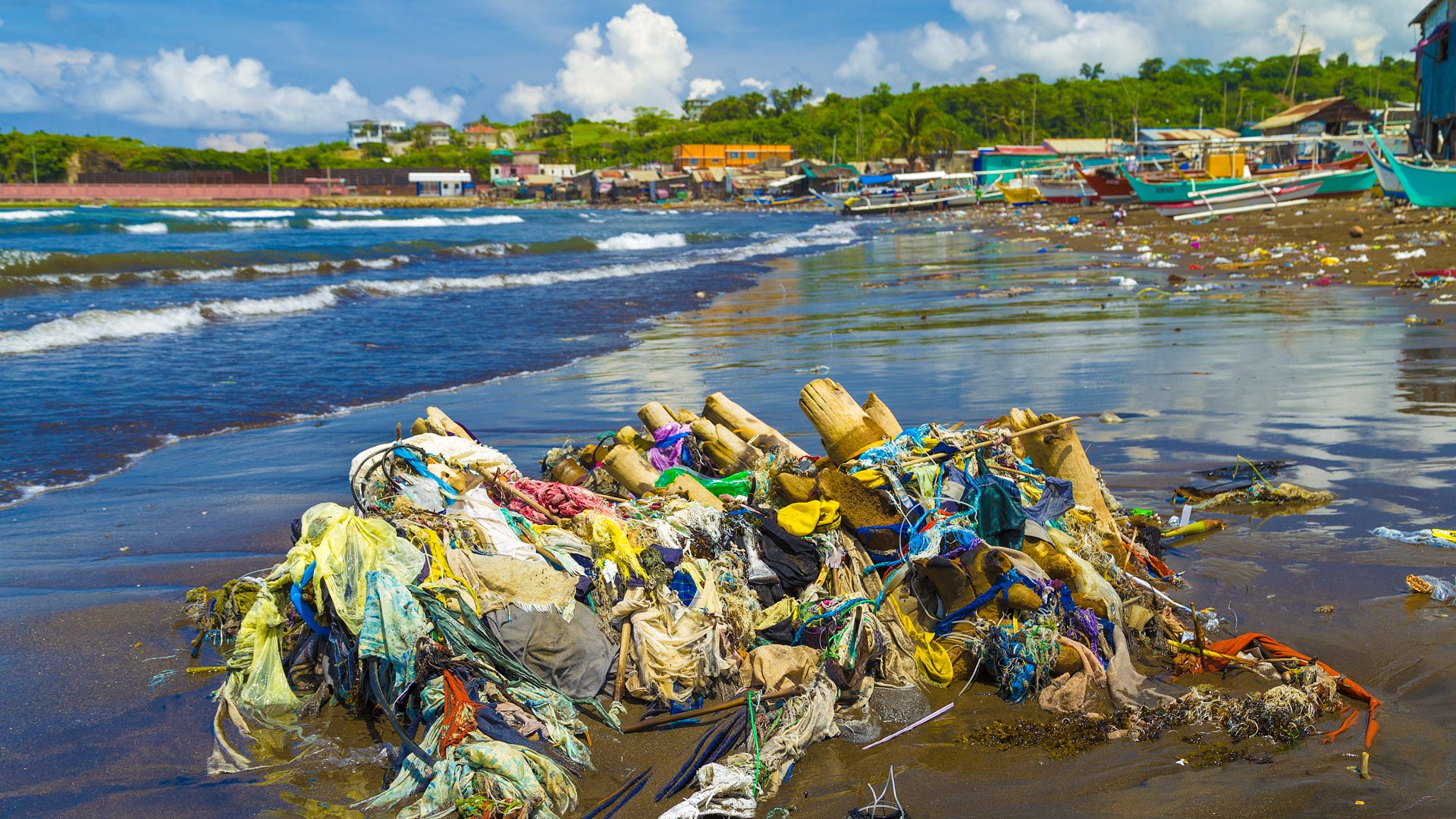 26 Surreal Photos Of Gorgeous Places Filled With Plastic Gobanking 1848