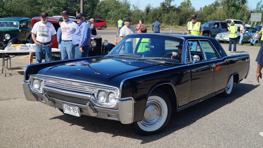 1961 Lincoln Continental vintage car