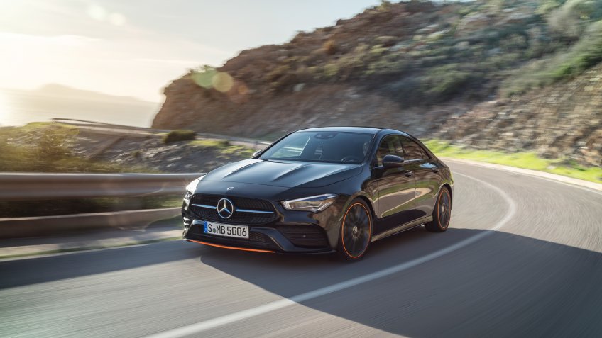 Mercedes-Benz CLA, Edition Orange Art, AMG Line, kosmosschwarz // Mercedes-Benz CLA, Edition Orange Art, AMG Line, cosmos black.