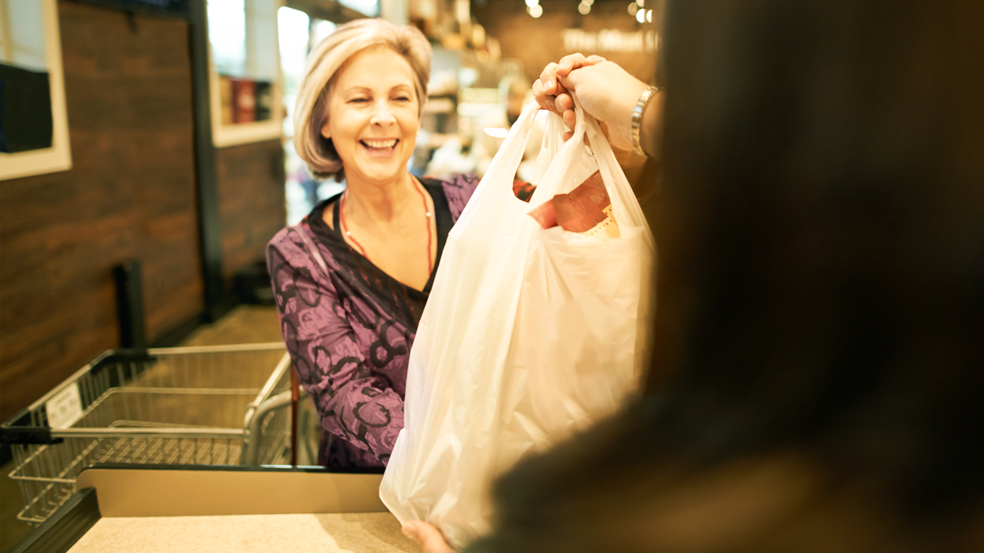 Kentucky SNAP Schedule When Do May 2022 EBT Benefits Disburse   21 Customer Receives Plastic Grocery Bag IStock 1137402706 