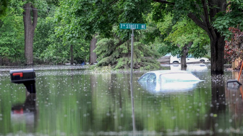 Mandatory Credit: Photo by Steve Pope/EPA/Shutterstock (7589716ah)Standing Water Fills Back Yards Near the Swollen Winnebago River in Mason City Iowa Usa 09 June 2008 the Midwest Has Been Ravaged by Wind Rain Hail and Tornadoes with Extensive Damage and Widespread Flooding Mason City a Town of Roughly 25 000 is Without Water Since the Water Treatment Plant Was Inundated with Water June 8Usa Midwest Storms - Jun 2008.