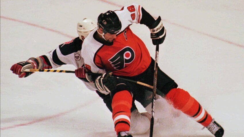 Eric Lindros Philadelphia Flyers highest paid athlete