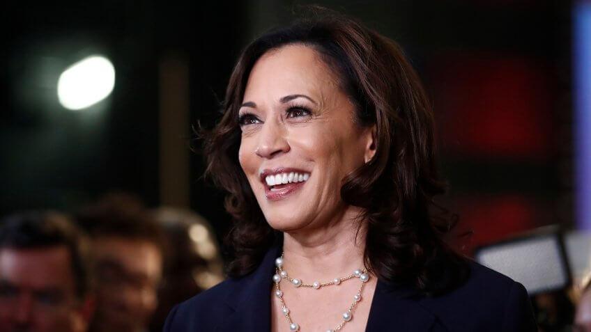 Mandatory Credit: Photo by Brynn Anderson/AP/Shutterstock (10323369ak)Democratic presidential candidate Sen.