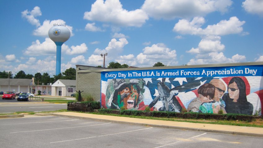 Mural in Warner Robins.