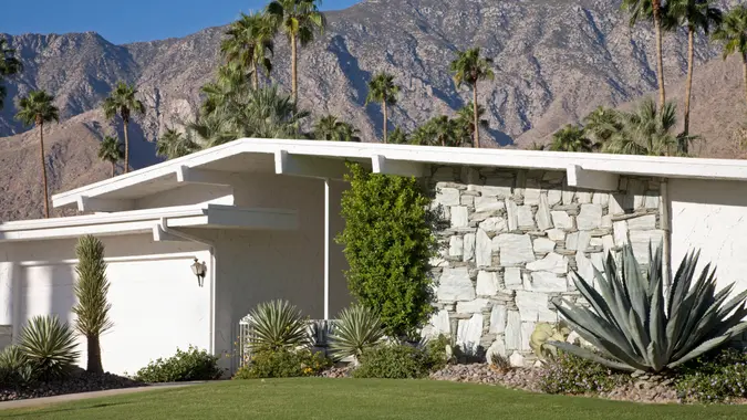 Clean simple lines of "Mid Century Modern" architecture.