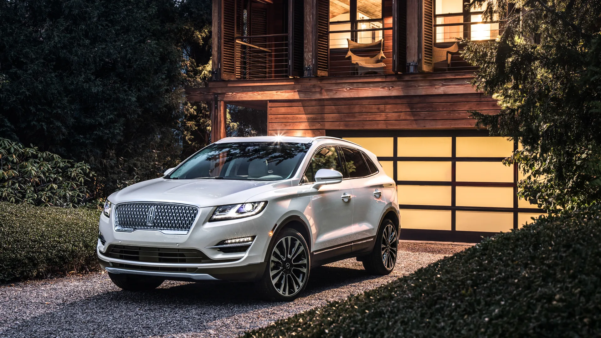 The new 2019 Lincoln MKC is poised to attract even more luxury SUV buyers, thanks to its commanding new design, driver-focused technologies like automatic emergency braking and pedestrian collision avoidance, and an effortless ownership experience that builds on Lincoln’s exclusive Pickup and Delivery service.