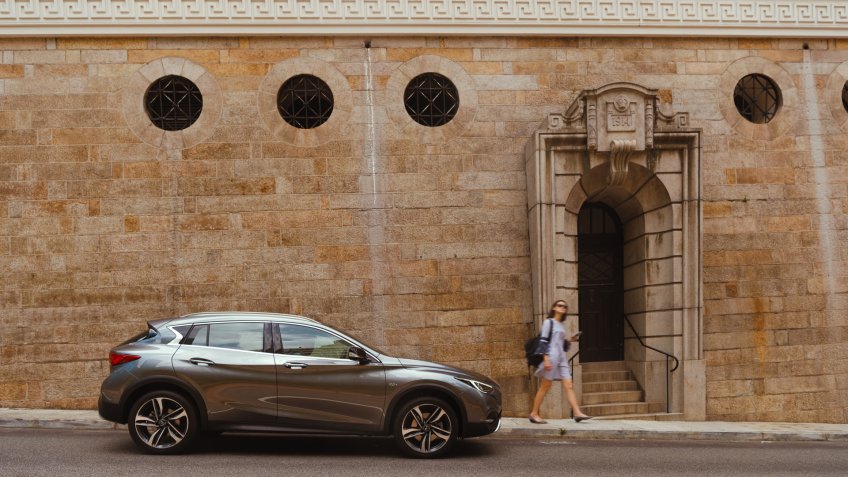 The INFINITI QX30 offers category-defying design inside and out, with a purposeful appearance that makes a bold visual statement as part of INFINITI’s premium model lineup.