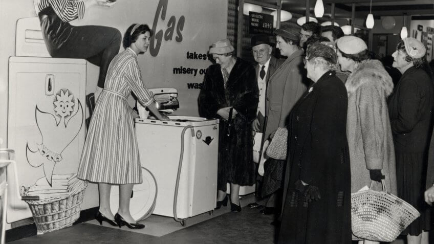 washing machine demonstration in 1959