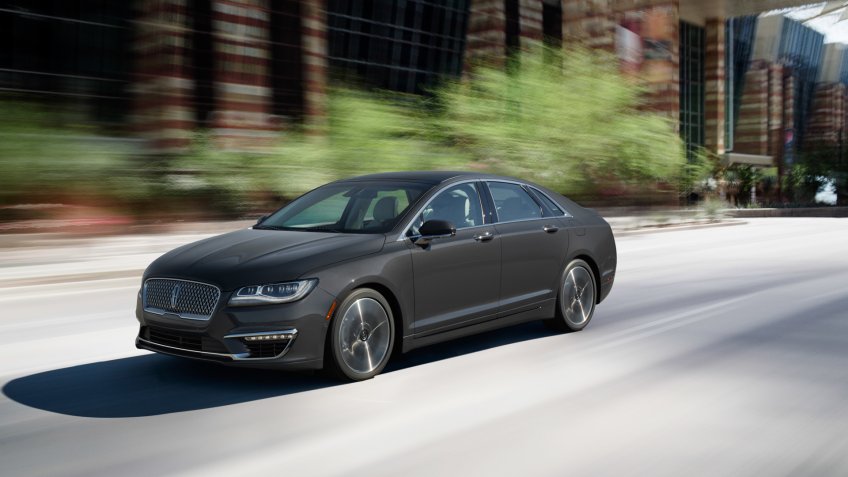 Lincoln-exclusive 3.