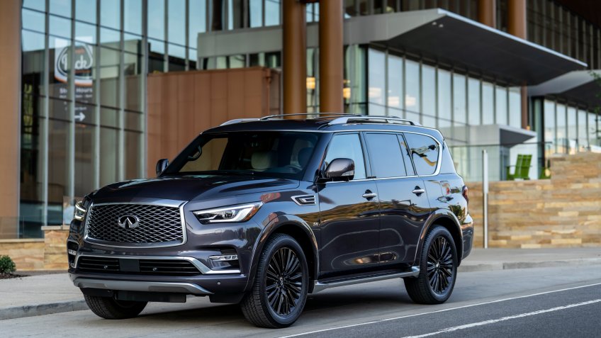 The 2019 INFINITI QX80 introduces a modern interpretation of upscale luxury, pairing a high quality, hand-crafted interior with refined driving dynamics.