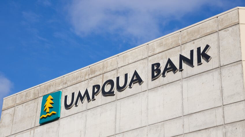 EUGENE, OR - NOVEMBER 4, 2015: Sign for Umpqua Bank at Oakway Center in Eugene.