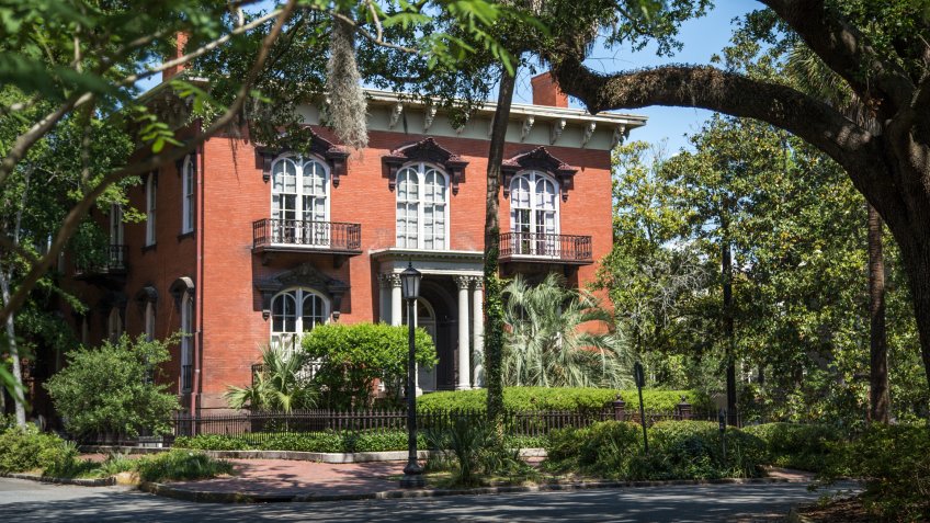 Historic district in Savannah, Georgia - Image.