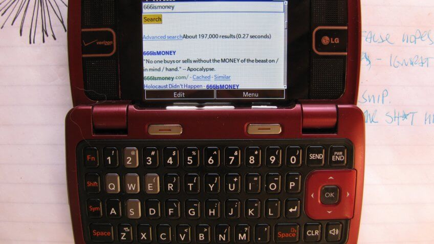LG enV2 cell phone