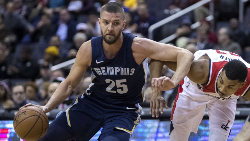 Mandatory Credit: Photo by Shawn Thew/EPA-EFE/Shutterstock (9290162a)Chandler ParsonsMemphis Grizzlies at Washington Wizards, USA - 13 Dec 2017Memphis Grizzlies forward Chandler Parsons (L) in action against Washington Wizards forward Otto Porter Jr.