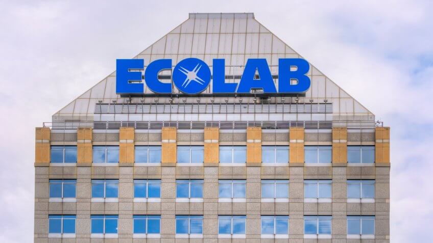 ST PAUL, MN/USA - SEPTEMBER 10, 2017: Ecolab corporate headquarters building.