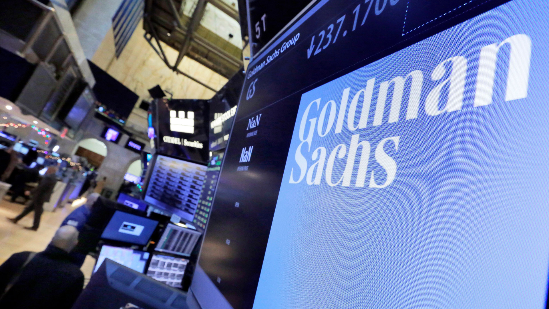 goldman offers btc trackign contracts