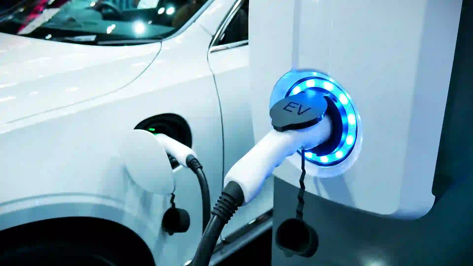 Last Chance for $7,500 EV Tax Credit: Loophole Sidesteps OBBBA Deadline