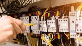 I’m an Electrician With a Six-Figure Salary — 3 Reasons I Left Office Life