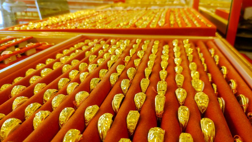 gold jewelry