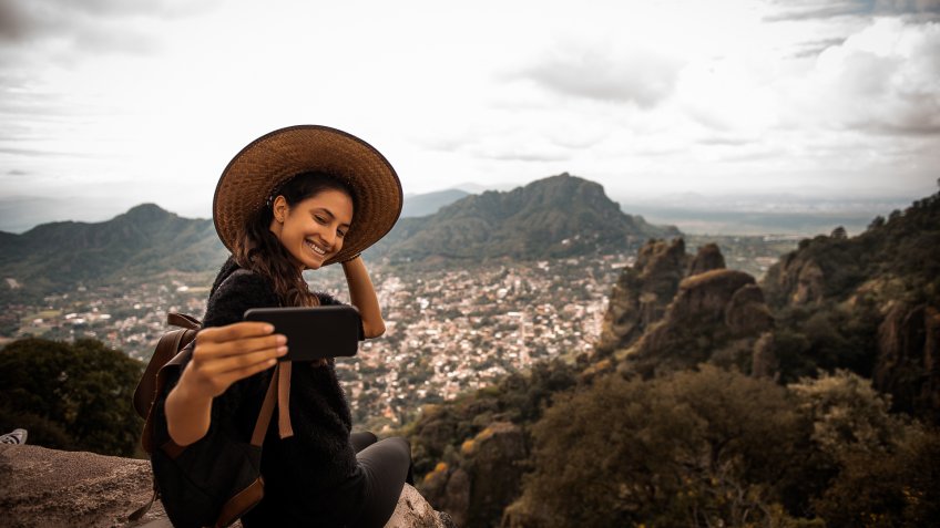 Argentinian woman traveling Mexico.