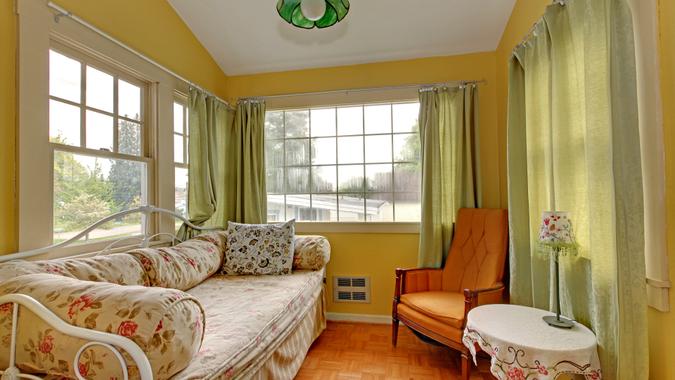 small outdated living room layout